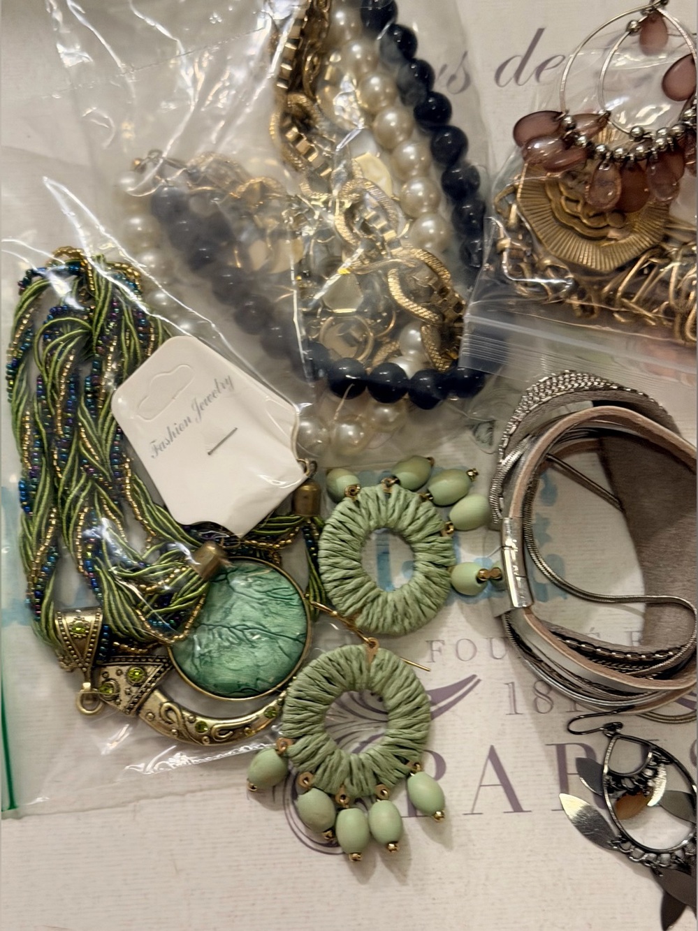 Jewelry bundle - Picture 4 of 5